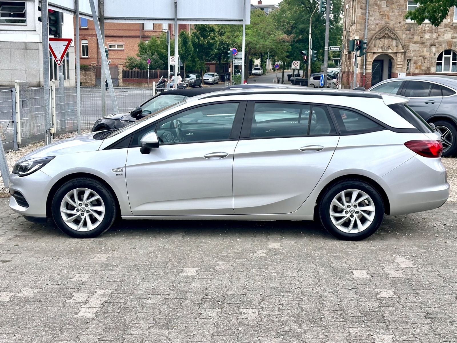 Fahrzeugabbildung Opel ASTRA K SPORTS TOURER 120 JAHRE*AUTOM+MOD.2020