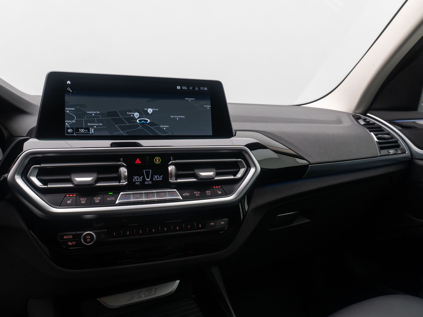 Fahrzeugabbildung BMW X3 xD30e Sport HUD DAB Kamera AHK Alarm 18Zoll