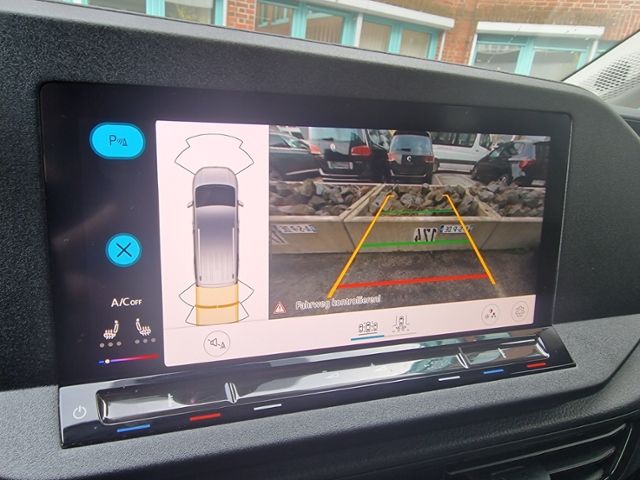 Fahrzeugabbildung Volkswagen Caddy Maxi Diesel DSG Taxi Rollstuhlrampe