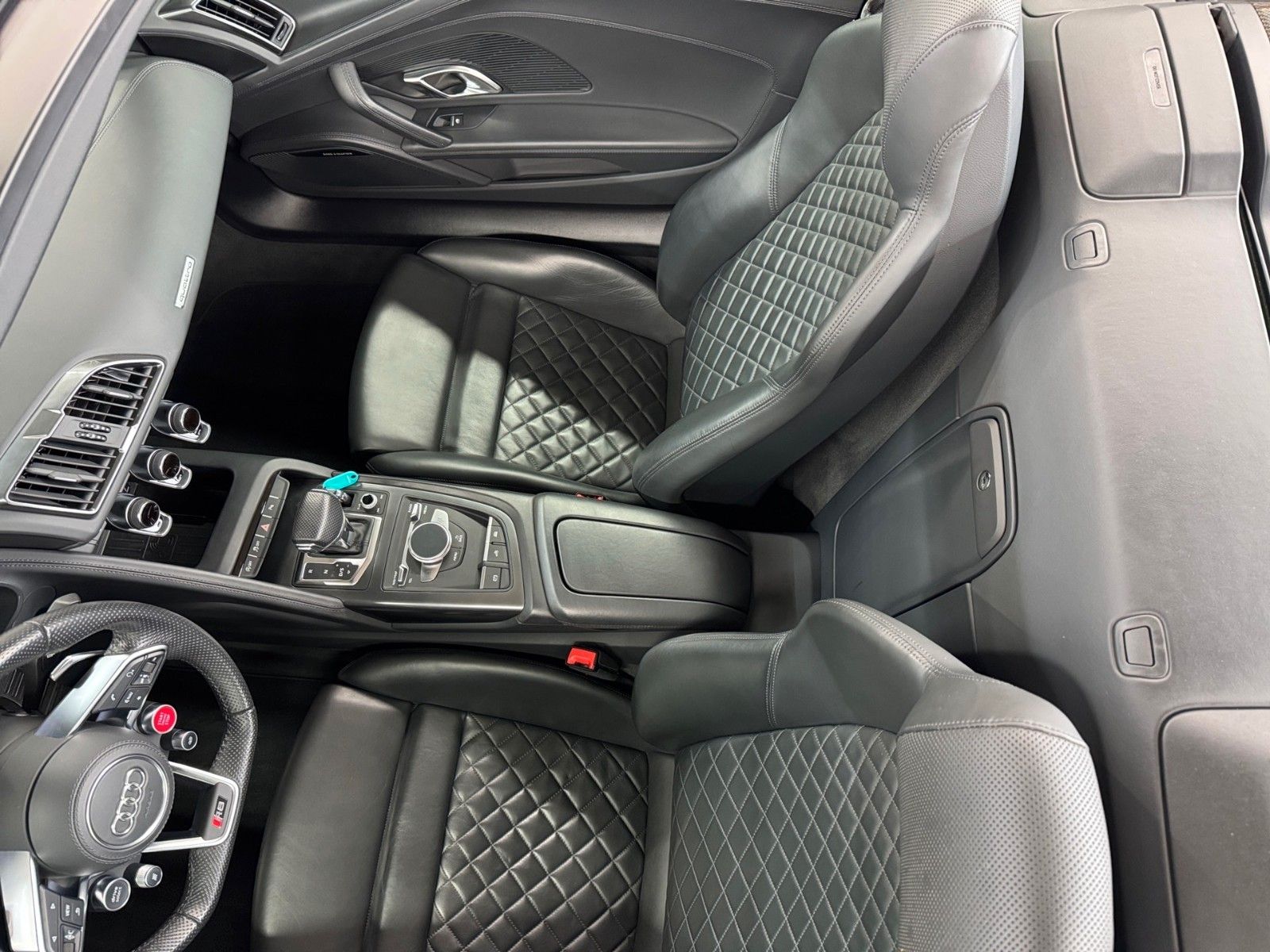 Fahrzeugabbildung Audi R8 Spyder 5.2 FSI quattro performance*B&O*KAMERA