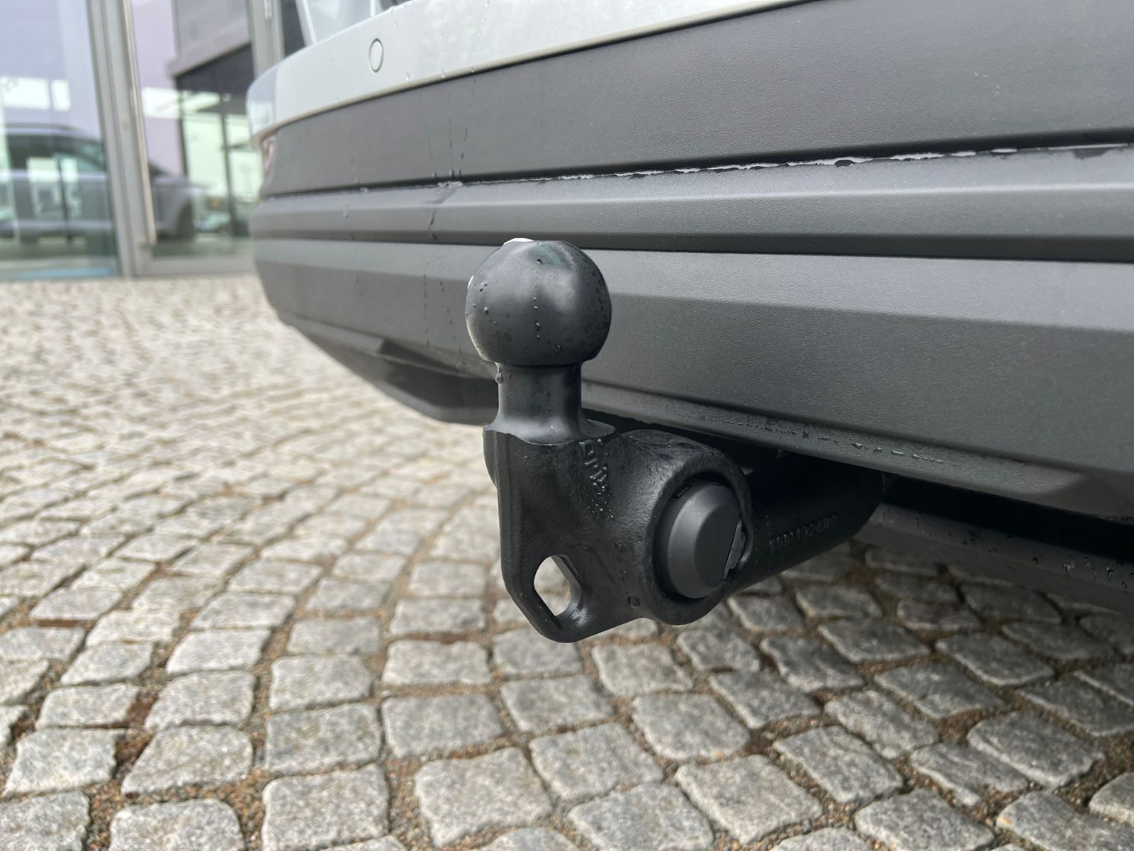 Fahrzeugabbildung SKODA Karoq Tour 1.5 TSI DSG *AHK, 17" LM-Felge, Navi,