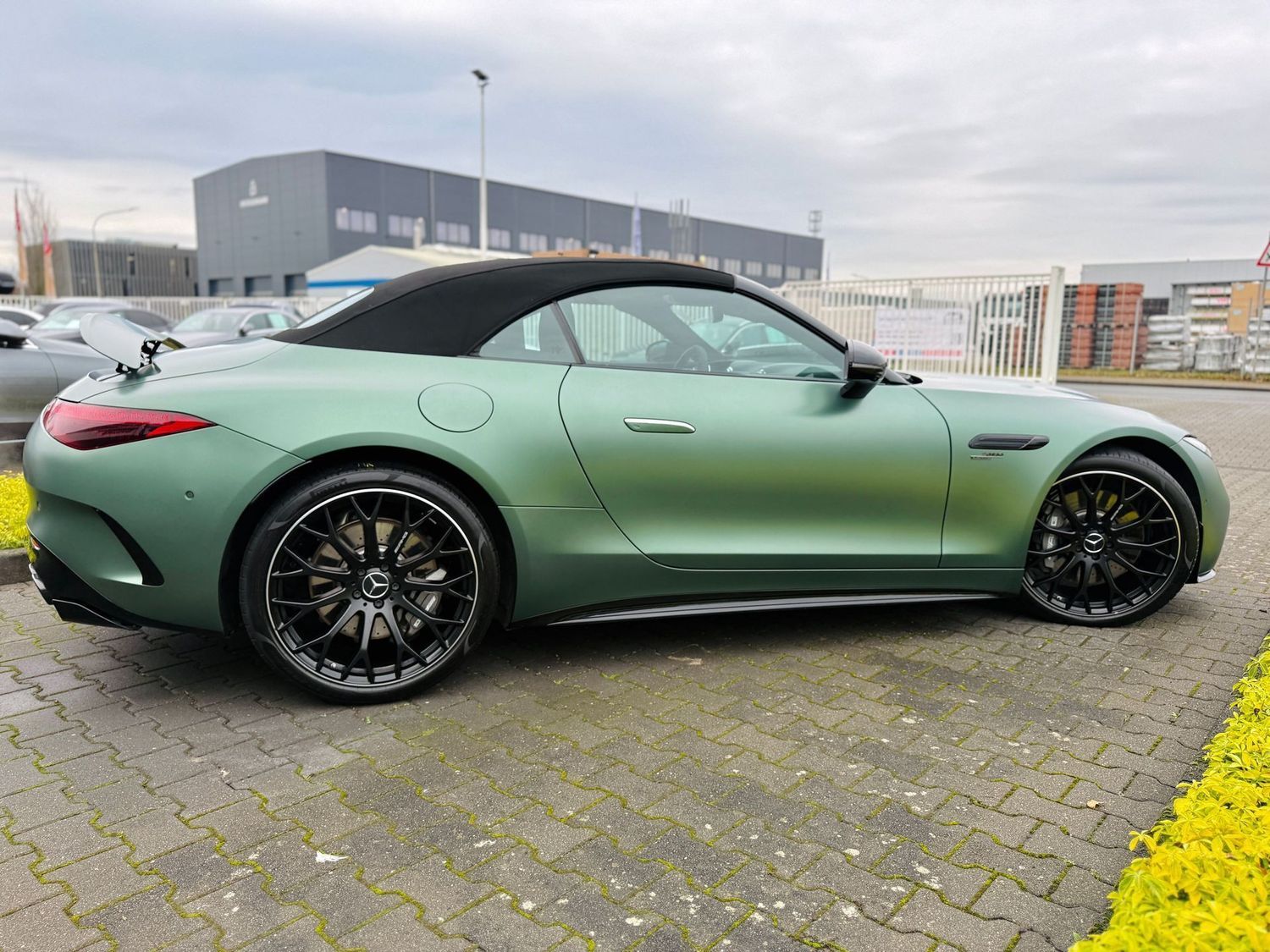 Fahrzeugabbildung Mercedes-Benz SL 43 AMG PREMIUM PLUS & NIGHT, Aerodynamik, V8-