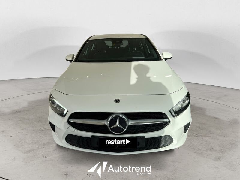 Mercedes-Benz Classe A 160 d 95 CV Business imagem 3