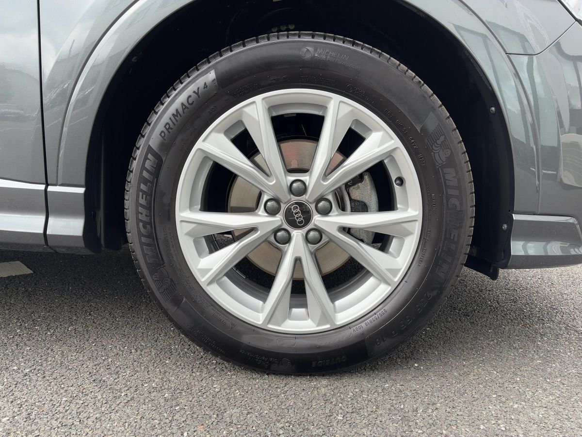 Audi Q3 SUV S line 35 TFSI S tronic LED SW foto 13