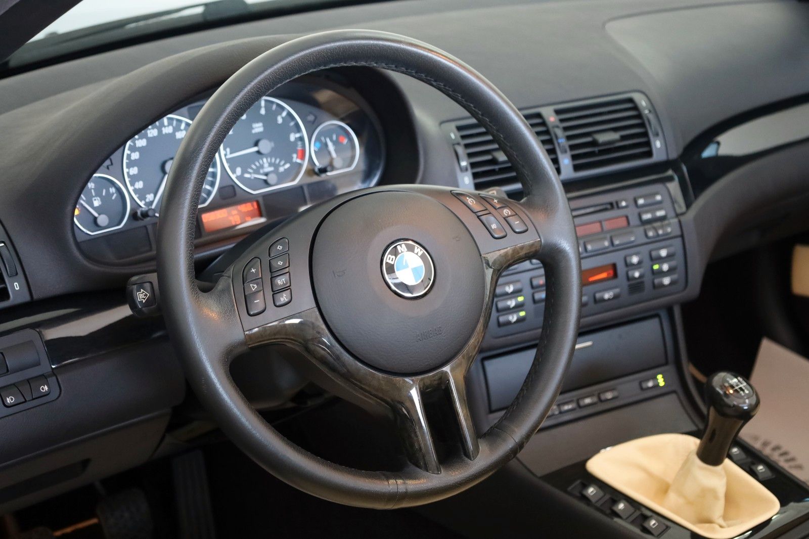 Fahrzeugabbildung BMW Cabrio 318 Ci Edition Exclusive Leder,Xenon,SH