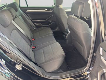 Volkswagen Passat Variant - 11