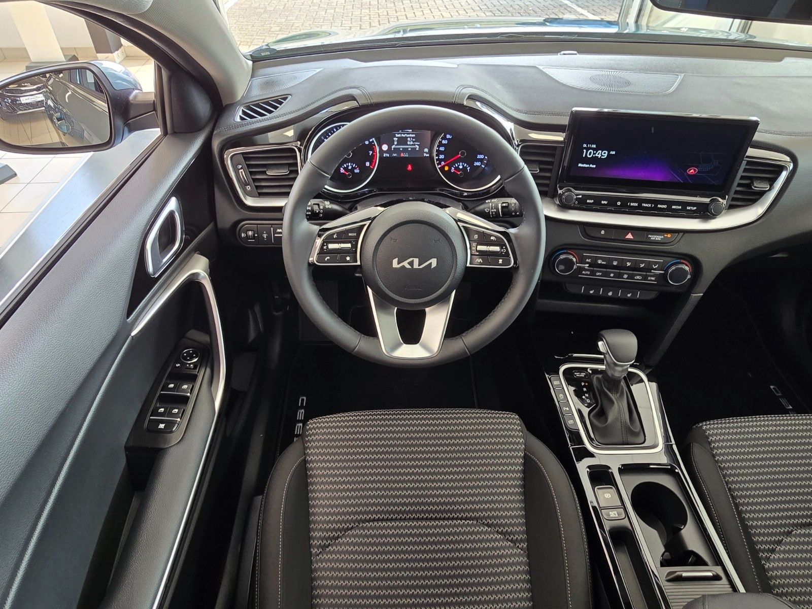 Fahrzeugabbildung Kia CEED_SW 1.5T 48V DCT 140 ULTIMATE Navi Kamera