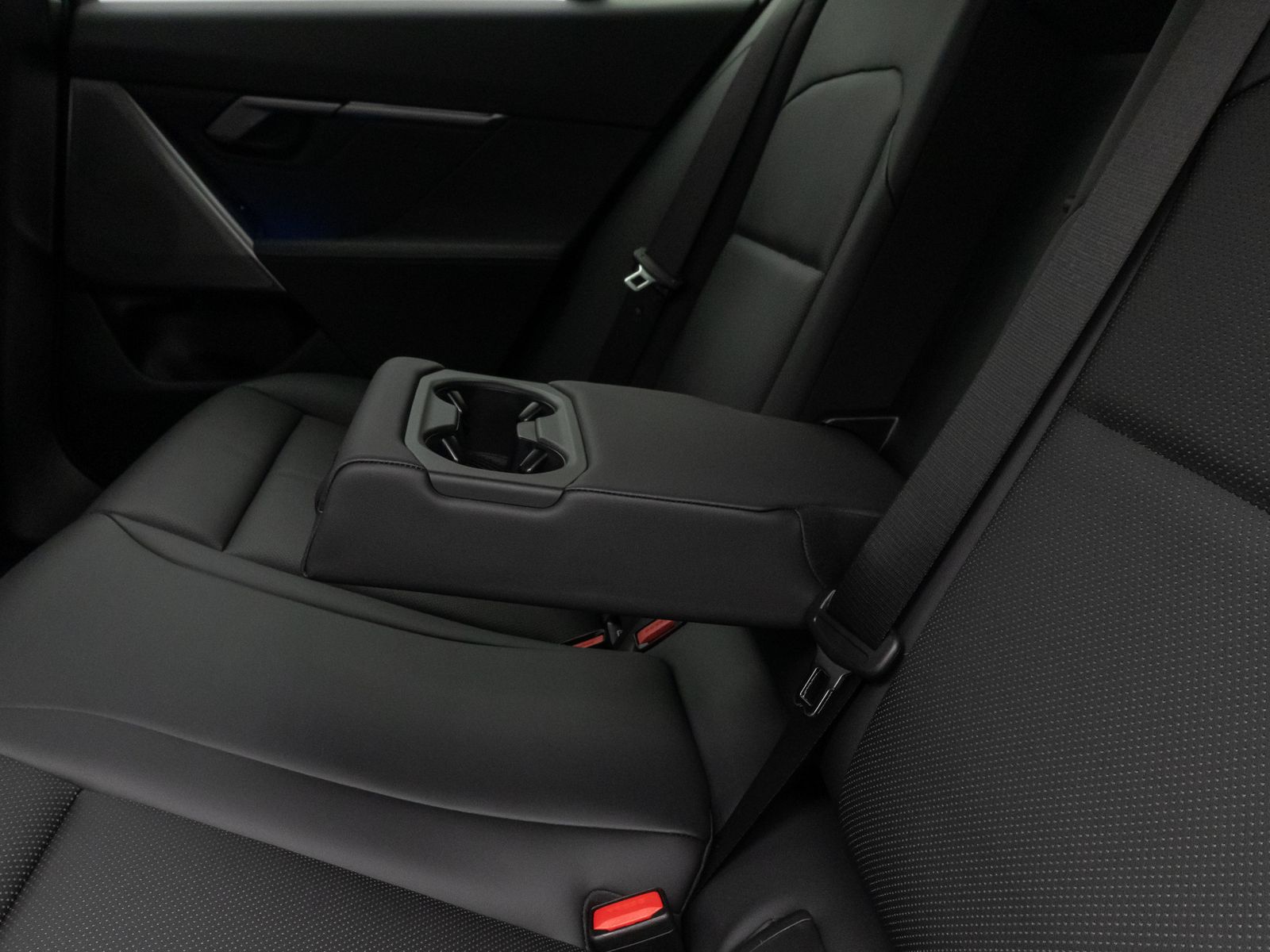 Fahrzeugabbildung BMW 520d Kamera DAB DrivingAssist Sport LED 18Zoll