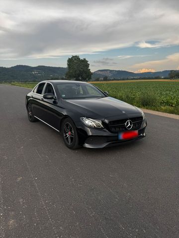 MERCEDES-BENZ Mercedes Benz E200D 9G 360 Kamera