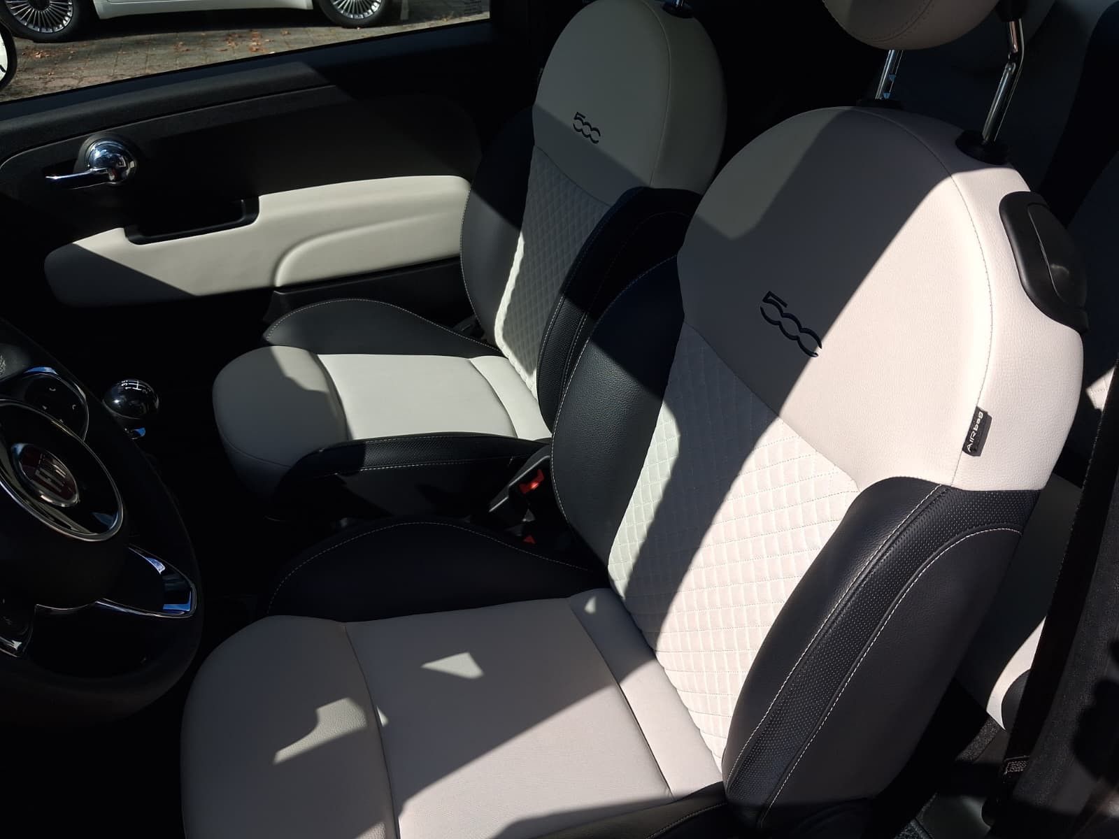 Fahrzeugabbildung Fiat 500 Dolcevita
