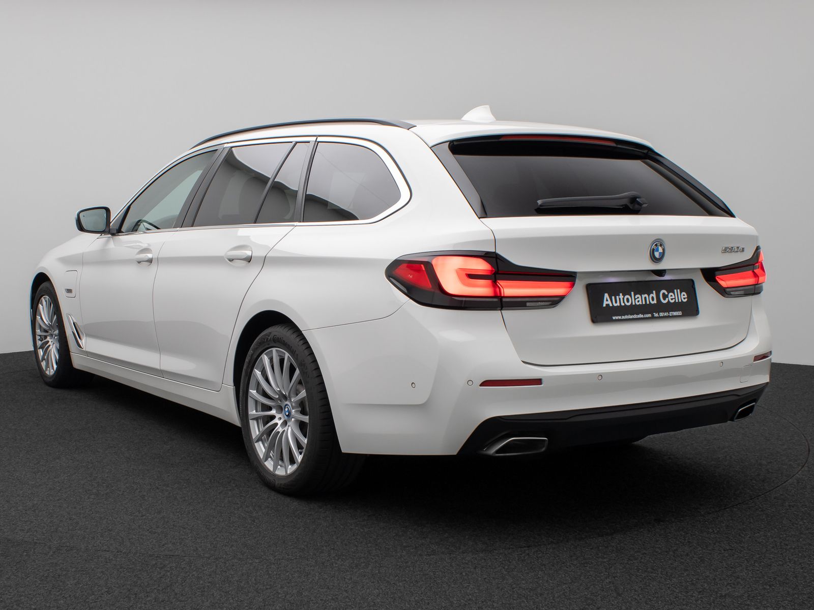 Fahrzeugabbildung BMW 530e Panorama Kamera DAB HiFi 4xKlima Leder 18Zl