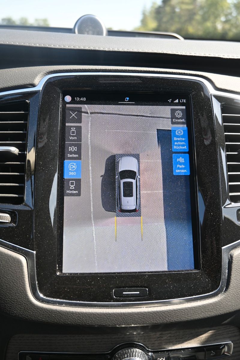 Fahrzeugabbildung Volvo XC90 B5 D AWD Ultimate Dark*STDHZG*360°*LUFT*AHK