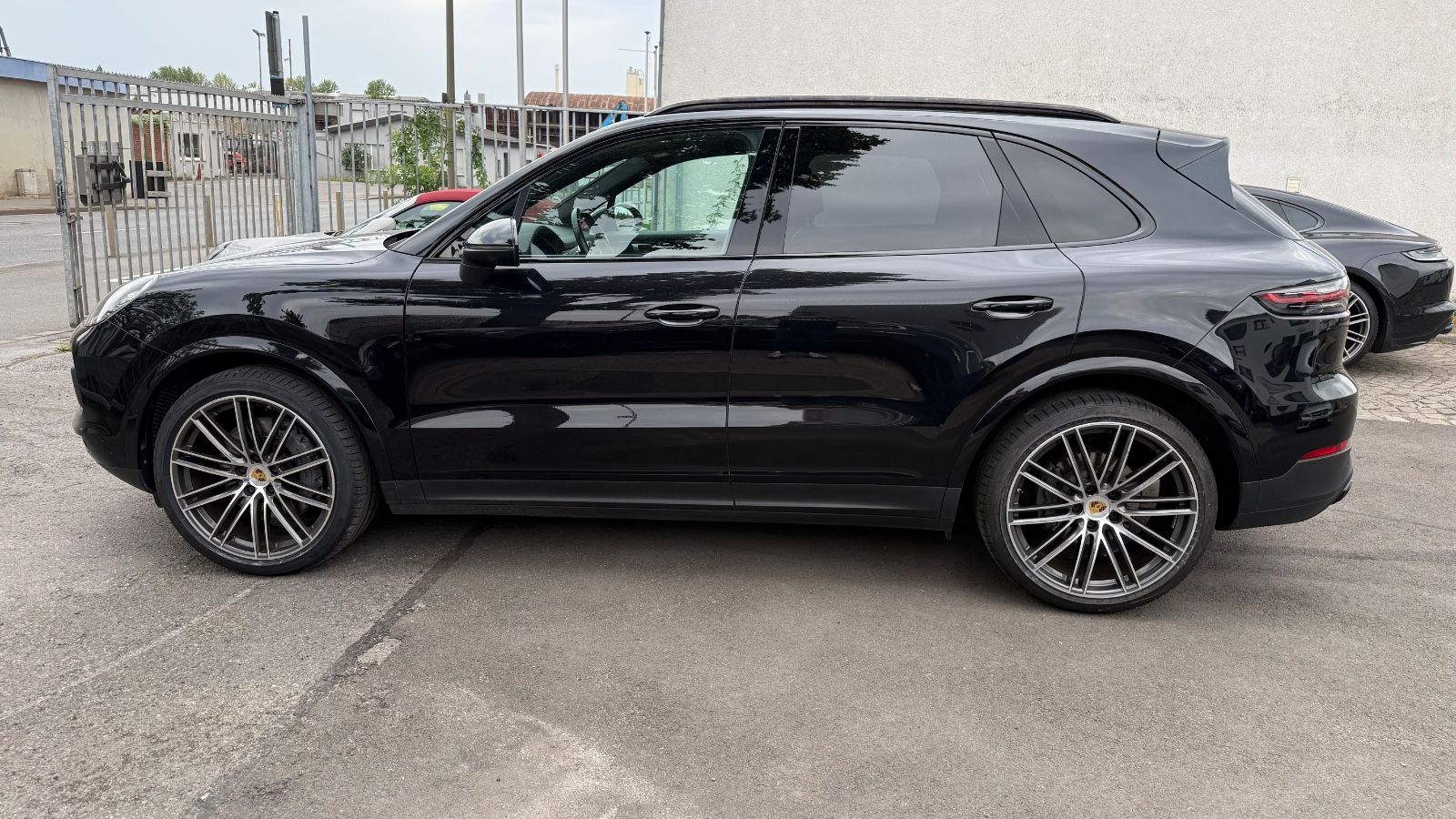 Fahrzeugabbildung Porsche Cayenne S Panorama Sitzkühlung 360°Kamera ACC