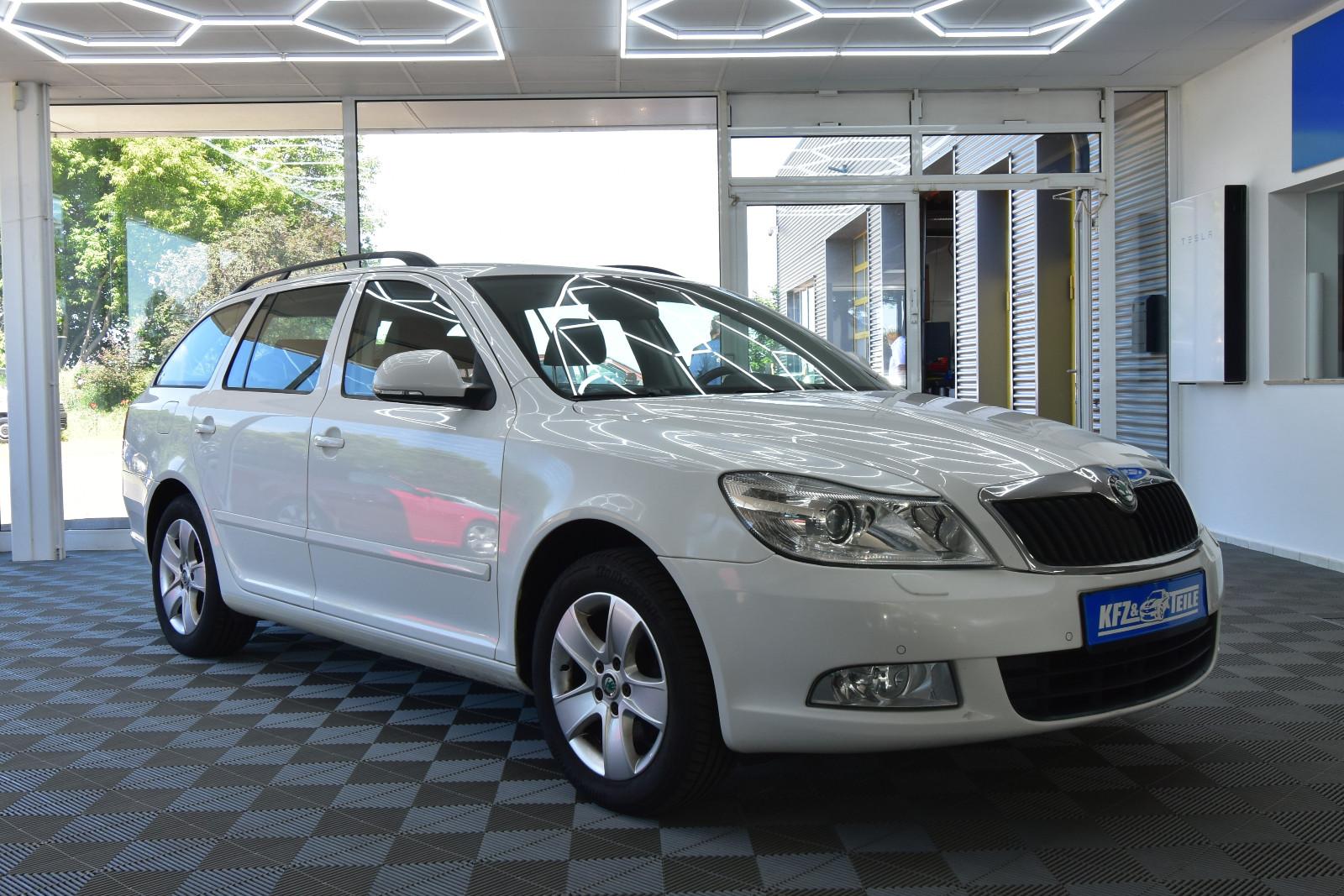 Skoda Octavia Combi Elegance SHZ Leder Klima Tempomat