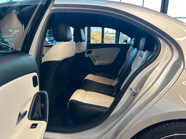 Mercedes-Benz A 250 A Limousine *AMG-LINE*NAVI*LED*KAM*