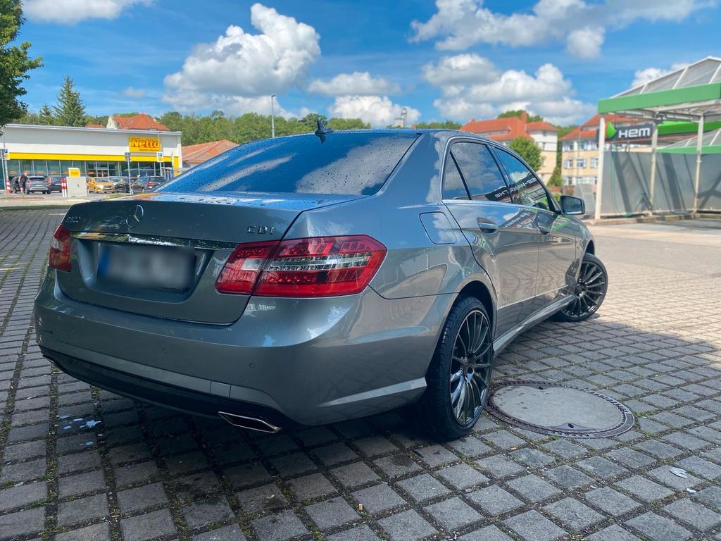 Mercedes-Benz E 300