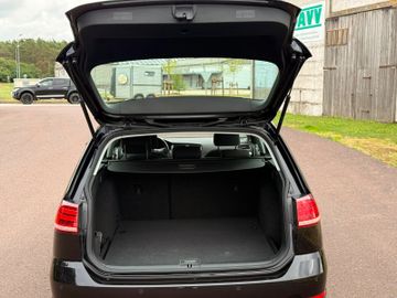 Volkswagen Golf - 6