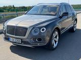 Bentley Bentayga 6.0 W12 Mulliner 4WD Autom. Mulliner - Bentley Bentayga: Mulliner
