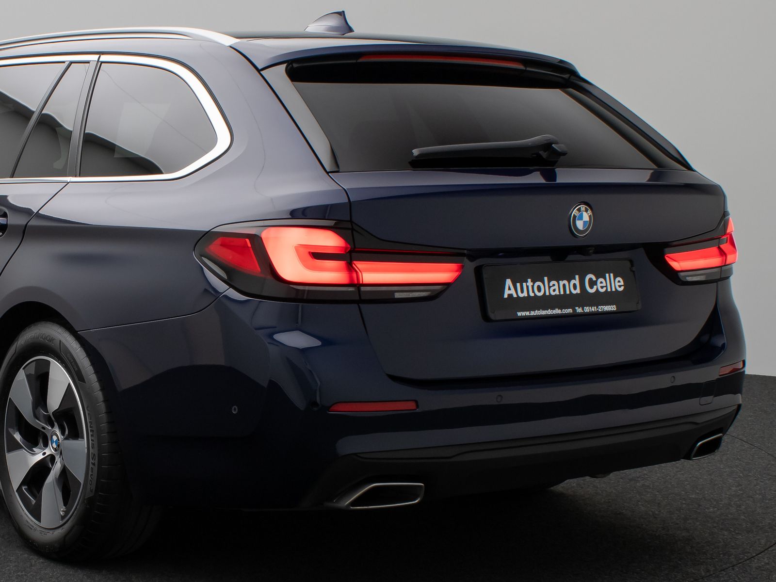 Fahrzeugabbildung BMW 520d xD Panorama Massage HUD H/K Individual-Voll