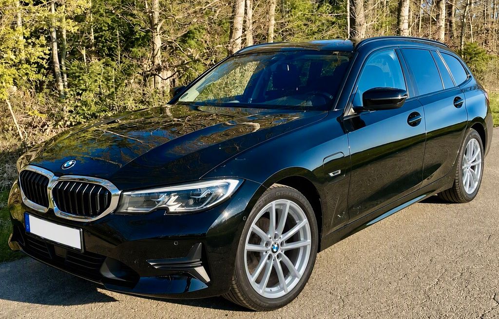 Image of BMW 320