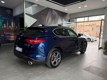 Alfa-Romeo Stelvio - 8