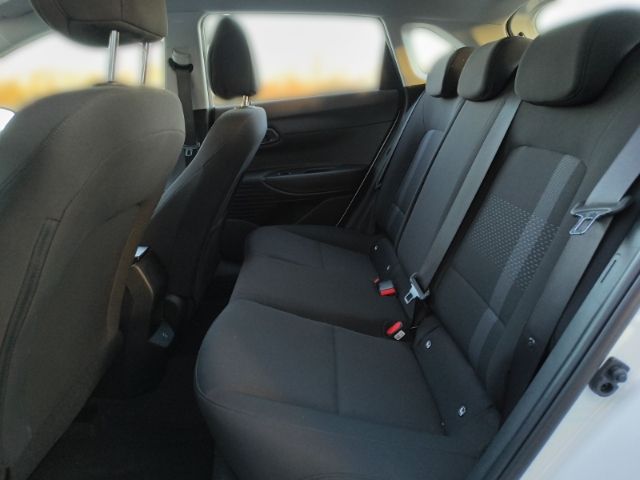 Fahrzeugabbildung Hyundai i20 Trend +KLIMA+NAVI+SHZ+PDC+RFK+CARPLAY+UVM+