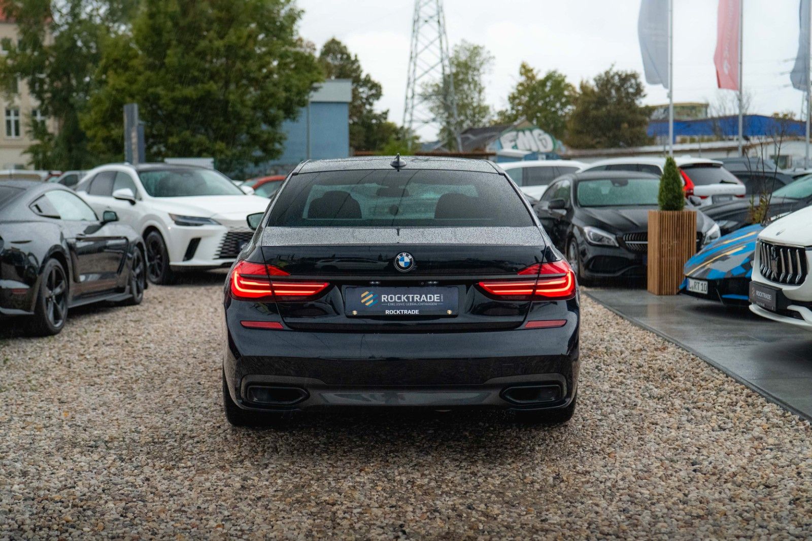 Fahrzeugabbildung BMW 730d L xDrive M Sport Shadow | 100% Option | 19%