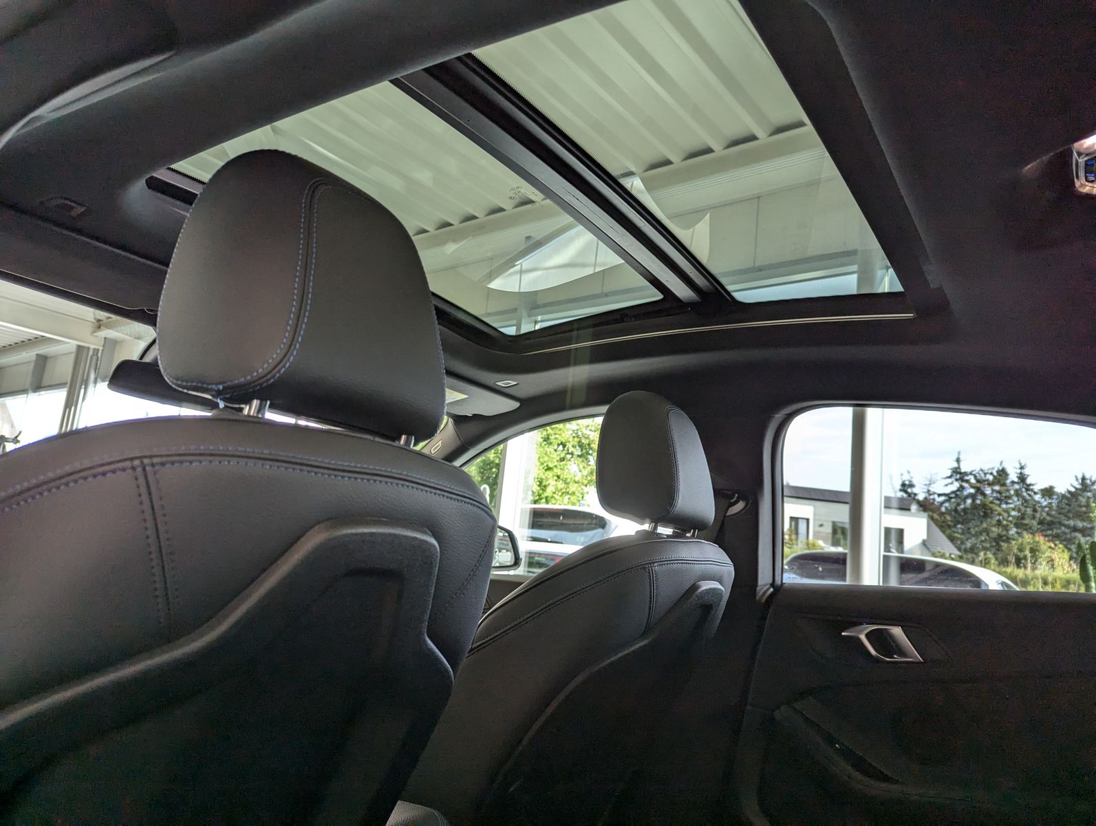 BMW 218 Gran Tourer i M-Sport Pano LED-adaptiv Cam - Image 14
