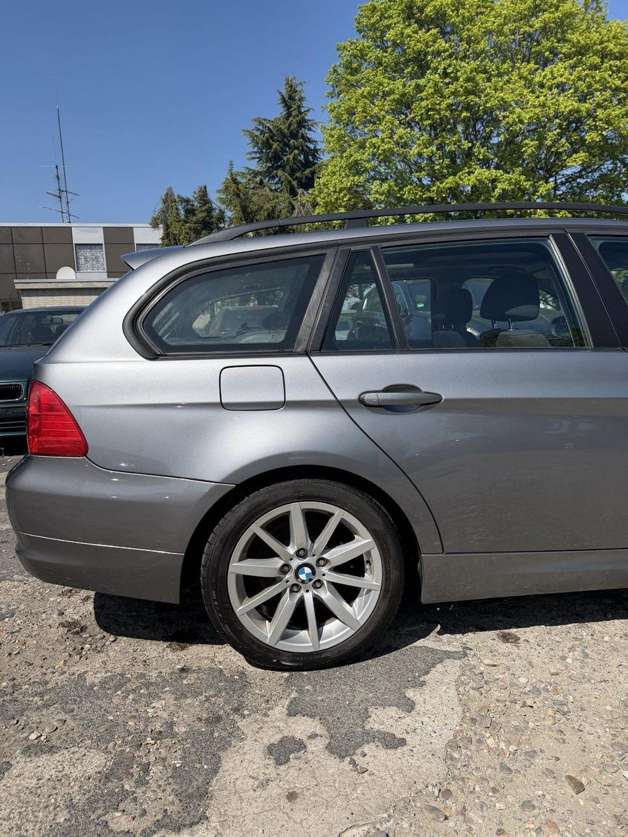 BMW 320 2008 — photo 11