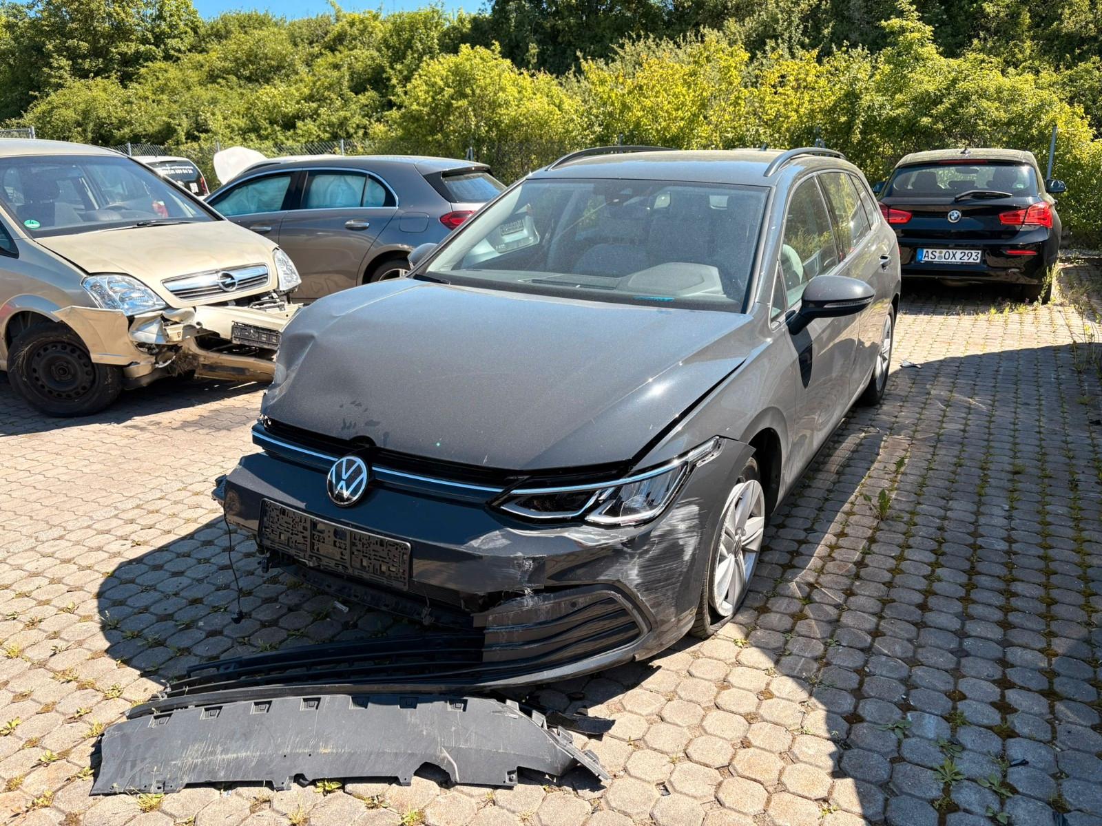 Volkswagen Golf VIII Variant Life