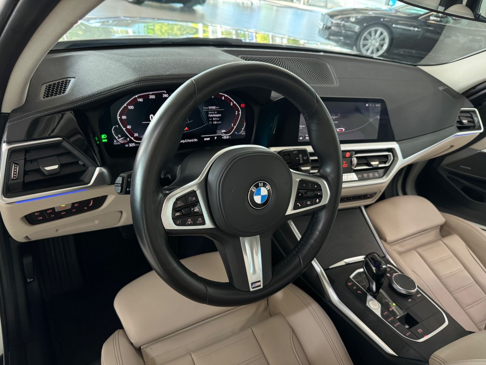 Fahrzeugabbildung BMW 320d Luxury Line 360° Panorama ACC Komfort Sport