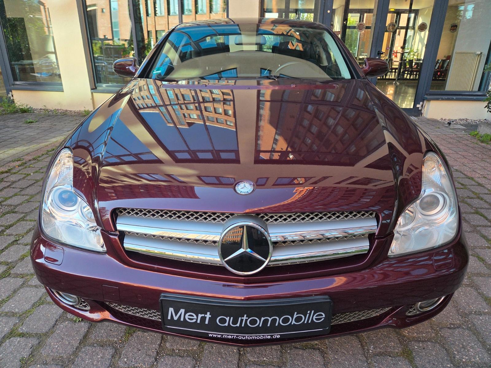 Mercedes-Benz CLS 300*DISTRONIC*SCHIEBEDACH*STANDHEIZUNG*19"*