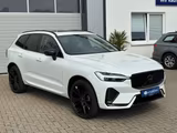 Volvo XC60 B5 Ultra Black Edition AWD Facelift HUD Pan - Volvo mit Benzin-Antrieb