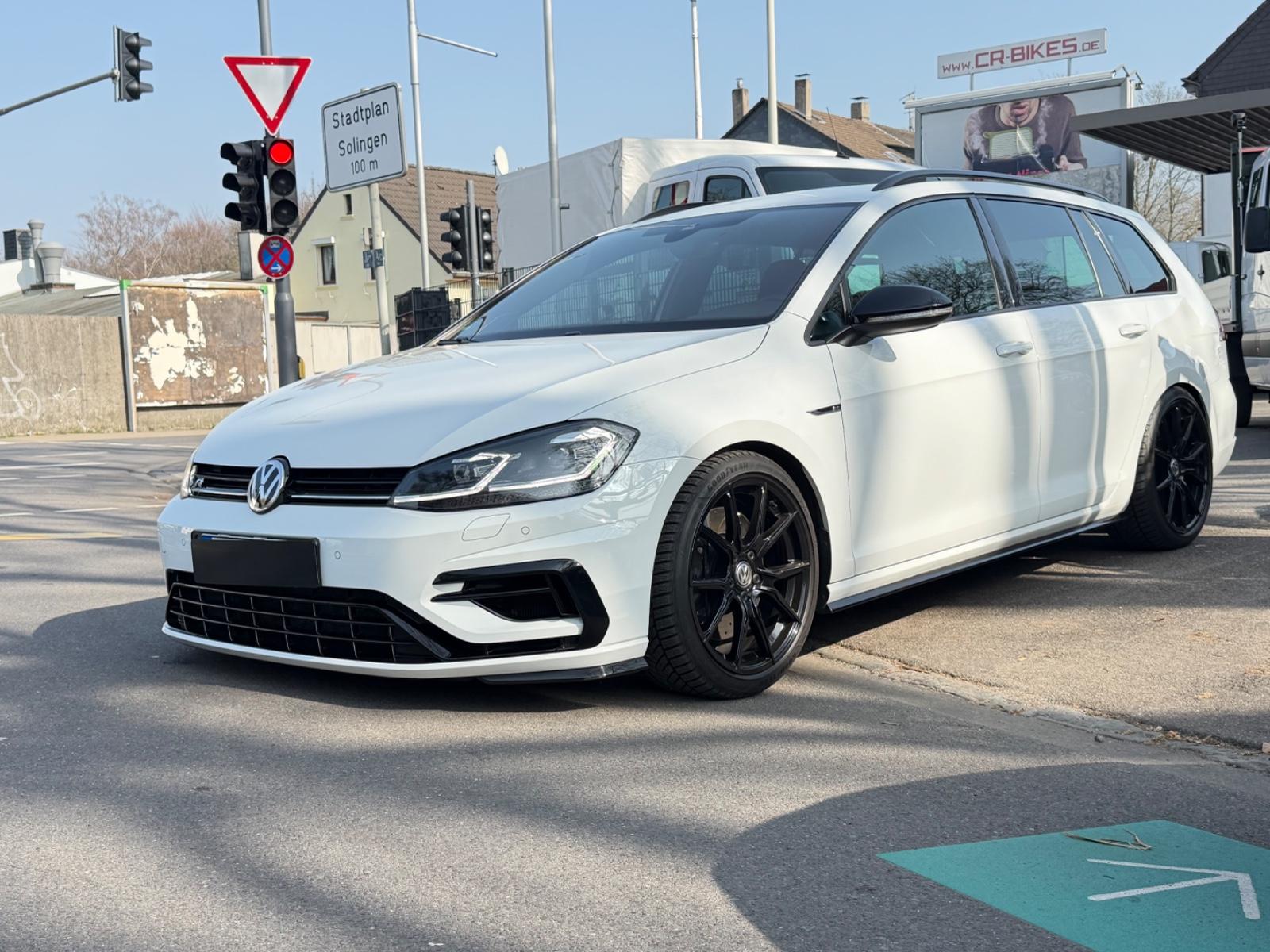 Volkswagen Golf VII Variant R BMT/ 4Motion 360 PS TOP