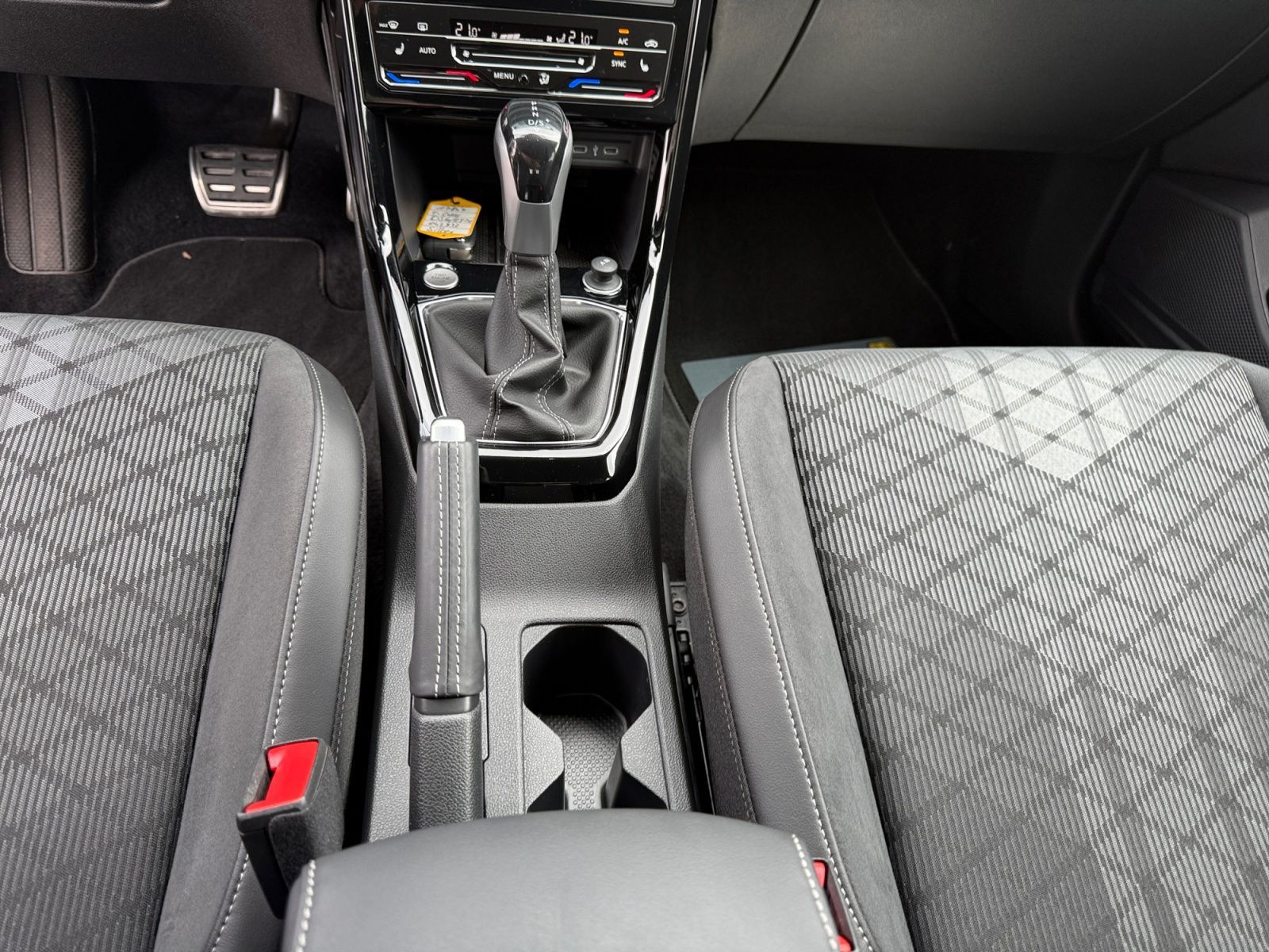 Volkswagen T-Cross - Bild 12