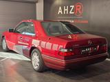 Mercedes-Benz E 220 Coupe - Mercedes-Benz E 220: Rot