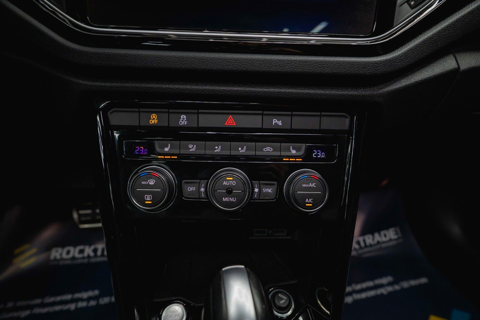 Fahrzeugabbildung Volkswagen T-Roc R 4Motion Performance *ACC*DCC*Pano*LED*