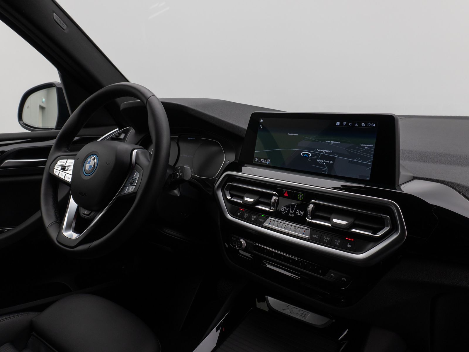 Fahrzeugabbildung BMW X3 xD30e Kamera HUD Lenkrhzg Stop&Go AHK Sport
