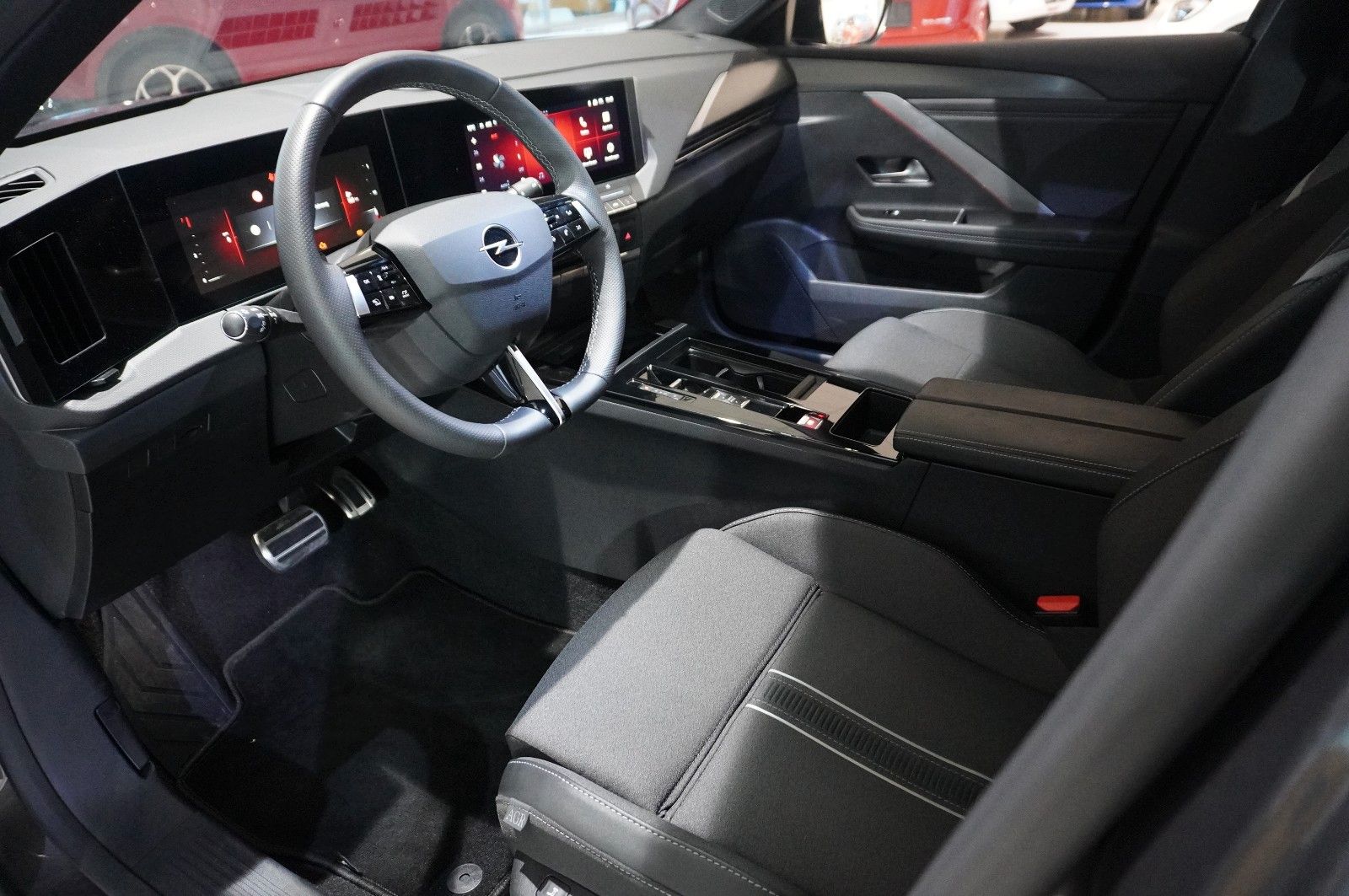 Fahrzeugabbildung Opel Astra L ST 1.2T GS LINE NAVI/LED/360°/VIRT./DAB+