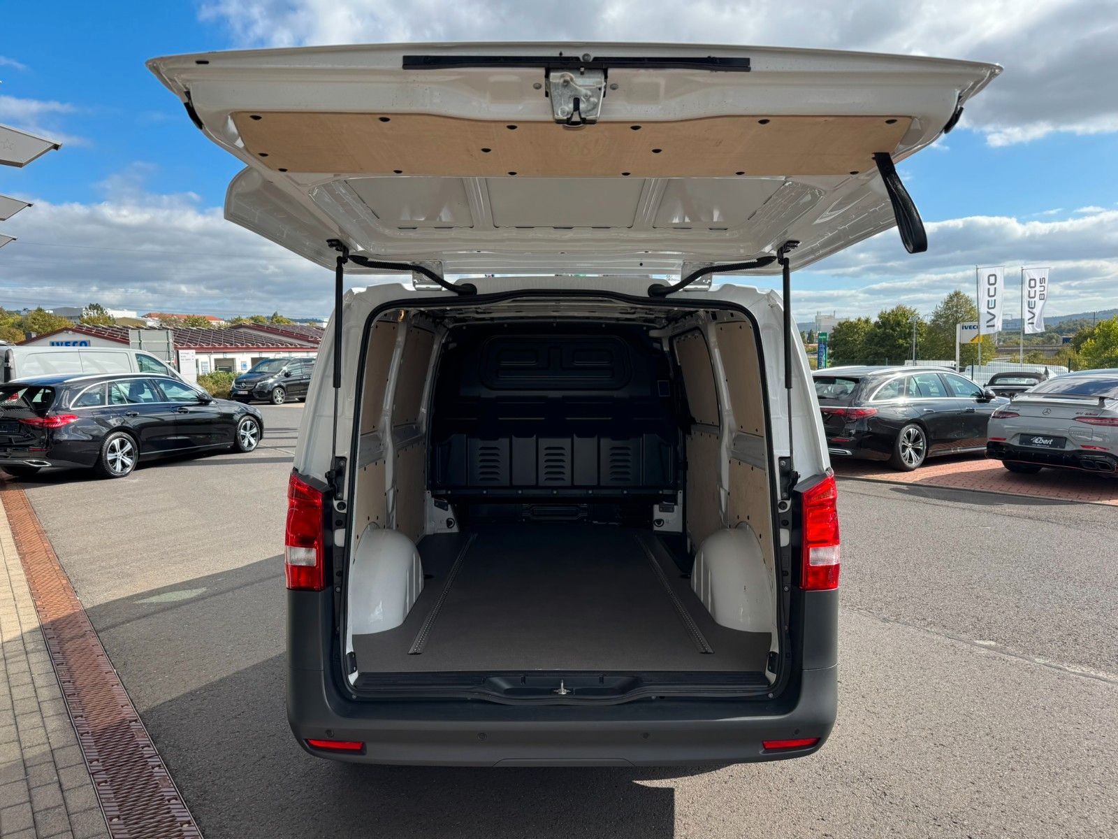 Fahrzeugabbildung Mercedes-Benz Vito 116 CDI 9G Klima Kamera SHZ