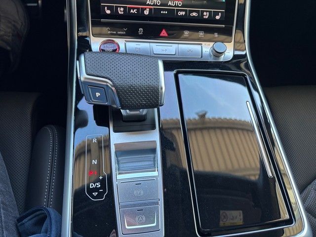 Fahrzeugabbildung Audi SQ7 4.0TFSI QU. HEADUP+PANO+STNDHZ+B&O+RAUTE+++