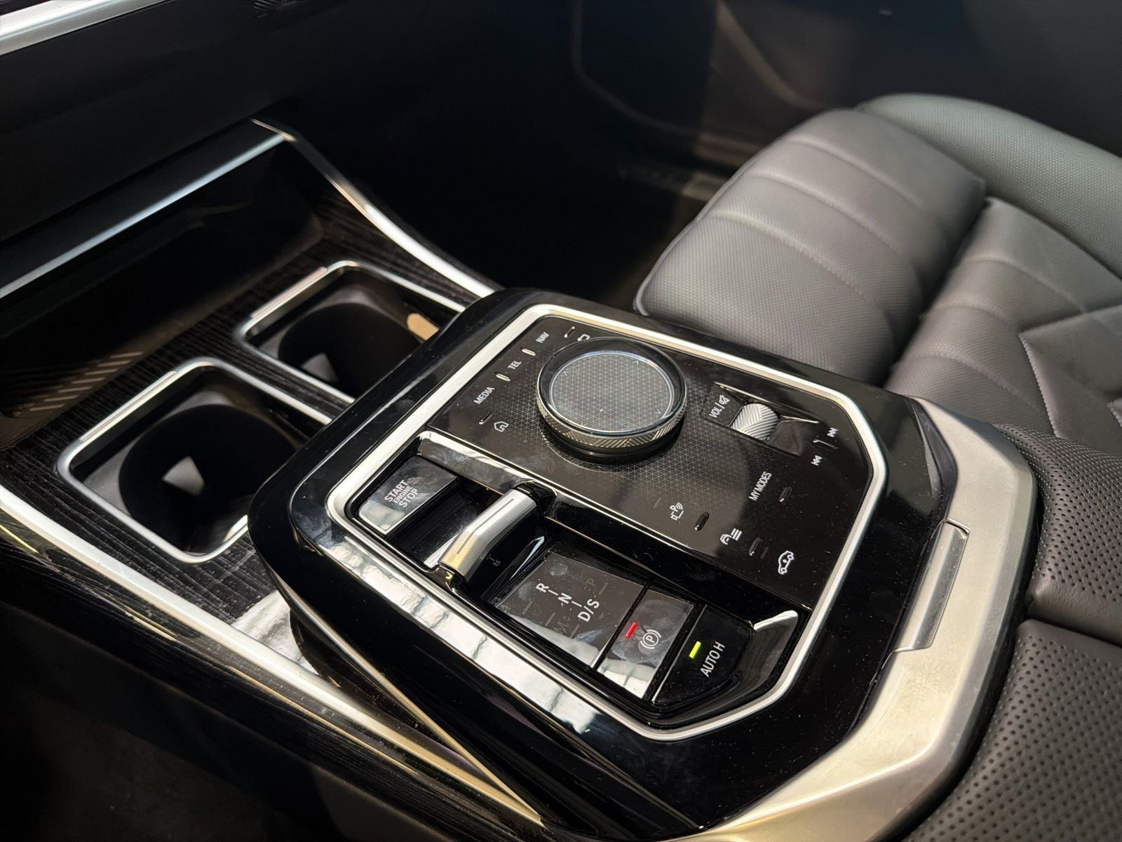 BMW 750 - Bild 13