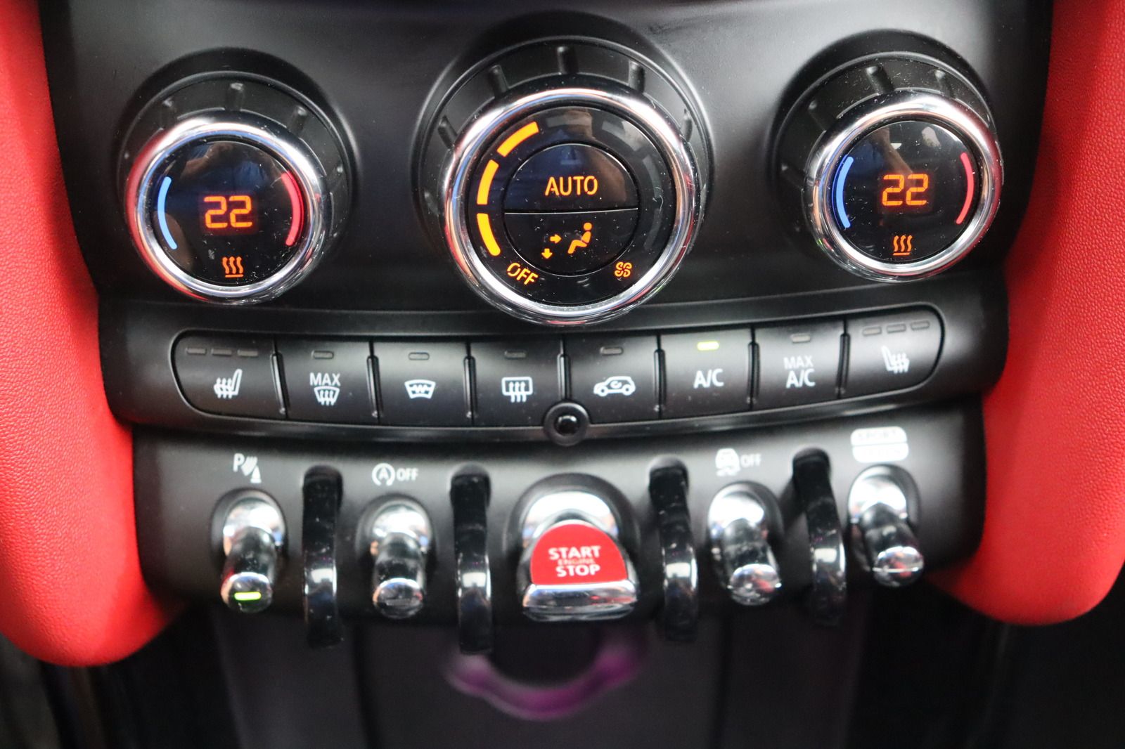 Fahrzeugabbildung MINI John Cooper Works * HUD * LED * Pano