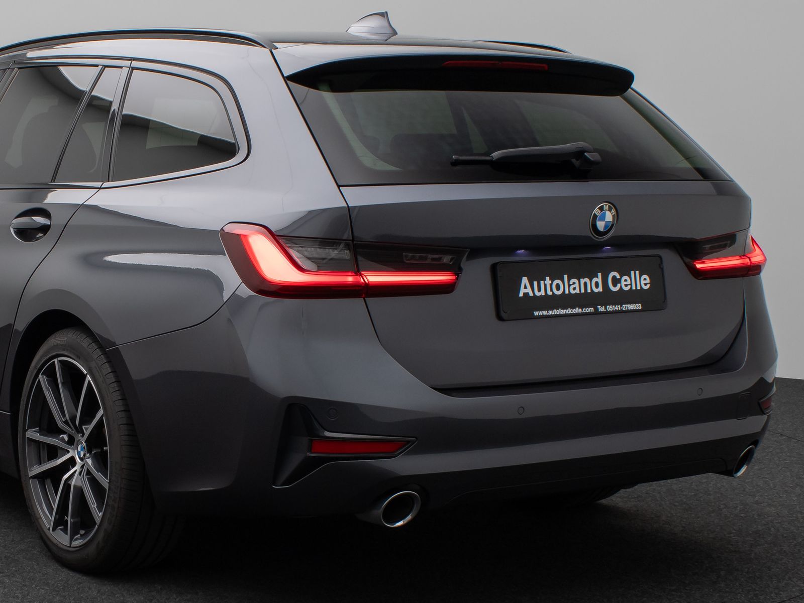 Fahrzeugabbildung BMW 320d xD  Sport Line Panorama DAB H/K Stop&Go AHK