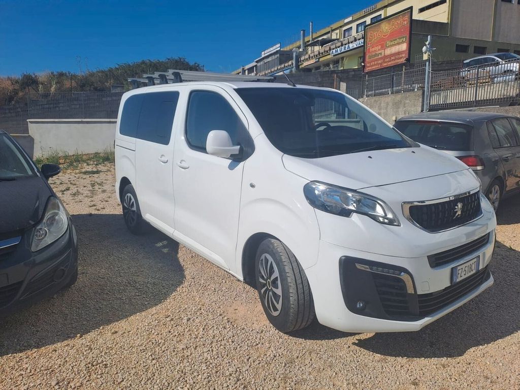 Image of Peugeot Traveller