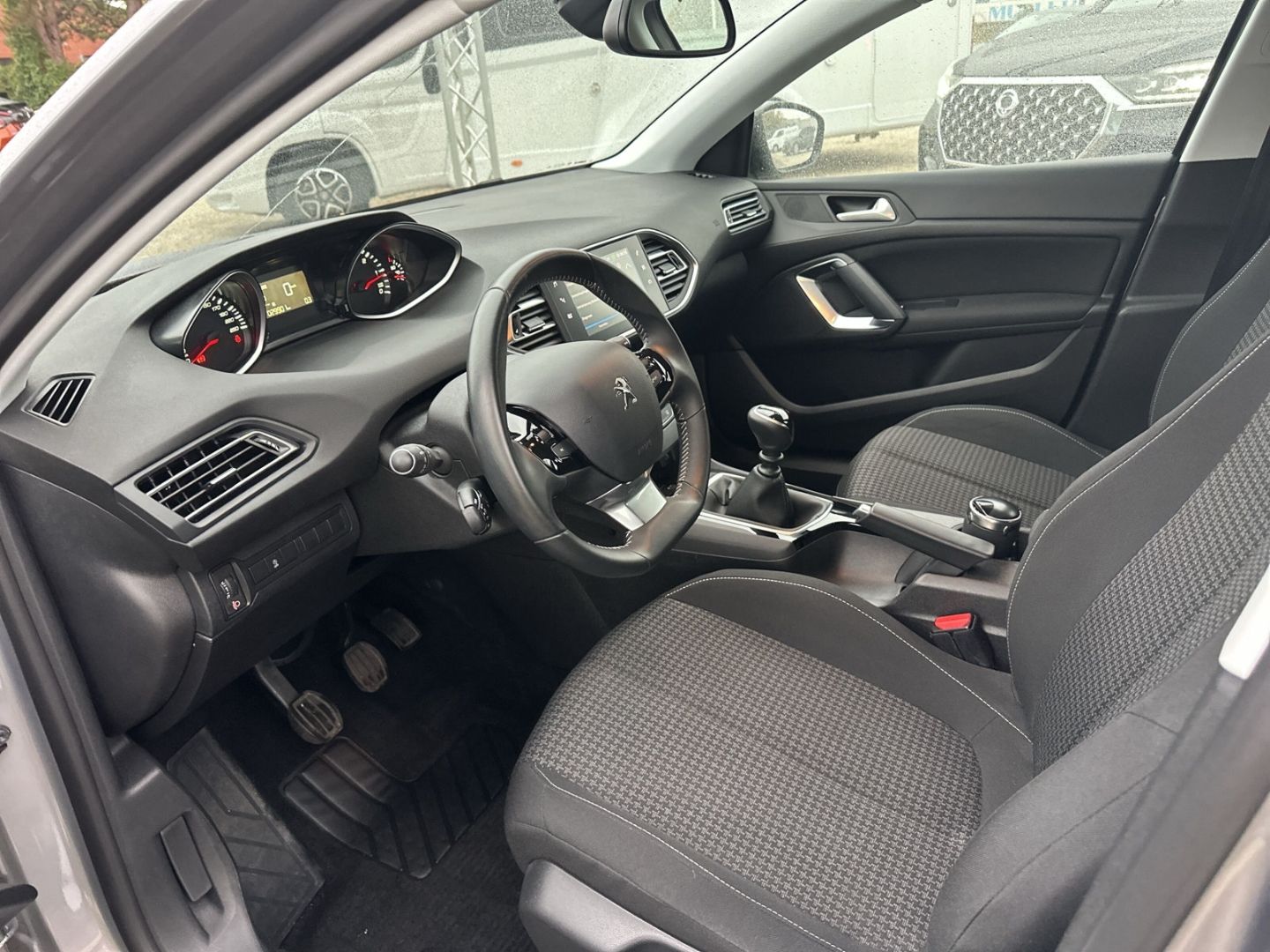 Fahrzeugabbildung Peugeot 308 Active BlueHDi 130 Navi SHZ Rückfahrkam.