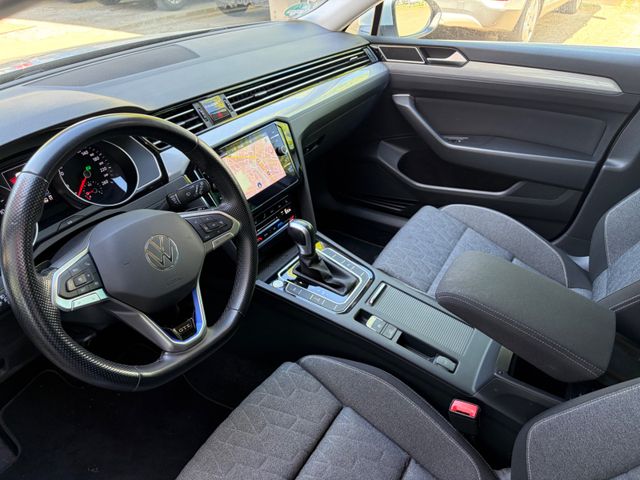 Fahrzeugabbildung Volkswagen Passat Var. GTE Hybrid+Aut.+Navi+1.Hand+CarPlay