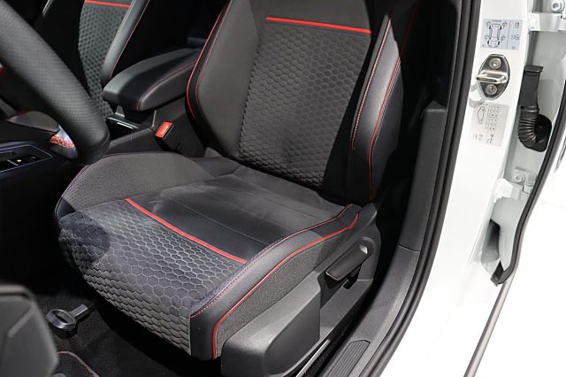 Golf GTI Clubsport 2.0l 300PS DSG KAMERA LED NAV