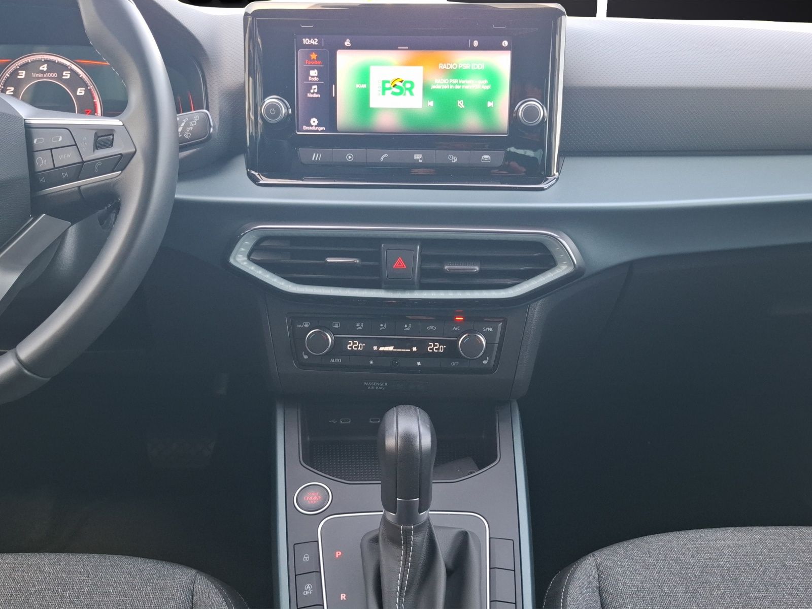 Fahrzeugabbildung SEAT Arona TSI Xperience DSG LED CarPlay VC ACC RFK S