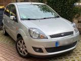 Ford Fiesta 1.4 16V Ghia - Ford Fiesta aus 2005: Ghia